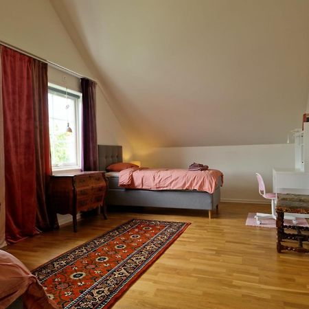 Färjestaden Lila Rummet - Rum Naera Bad Och Centrum, 1 Tr Upp - Saengklaeder & Handdukar Ingar מראה חיצוני תמונה